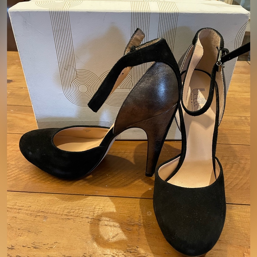 Sigerson Morrison Black Suede Heels.